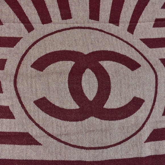 CHANEL: Burgundy, "CC" Logo Cashmere/Silk Scarf mw - Picture 4 of 13